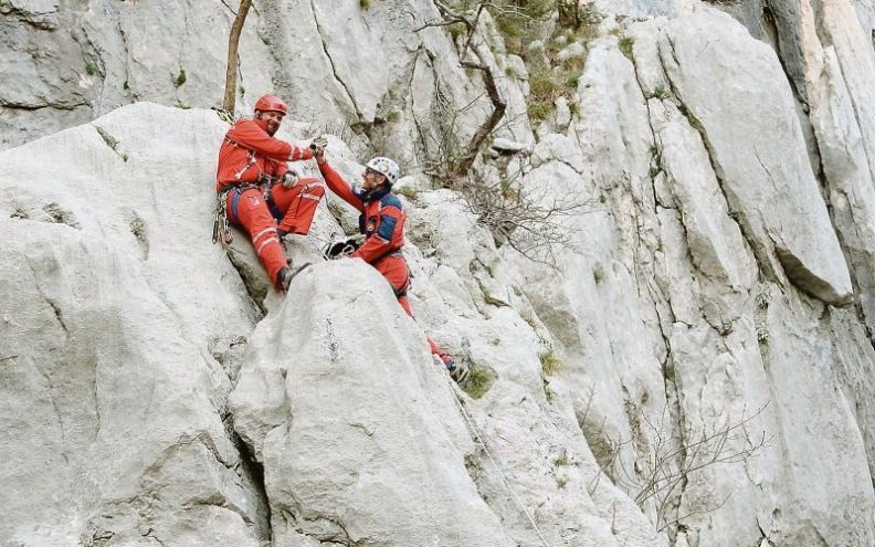 Austrijanci na Paklenicu  nisu ponijeli dovoljno vode pa zvali HGSS