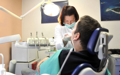 Svako četvrto dijete u Hrvatskoj ima stomatološki problem, a lani im je izvađeno čak 70 tisuća zubi