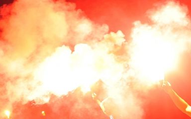 VIDEO Stotinjak navijača Fiorentine uhićeno uoči utakmice protiv Genka, po gradskim ulicama letjele su baklje