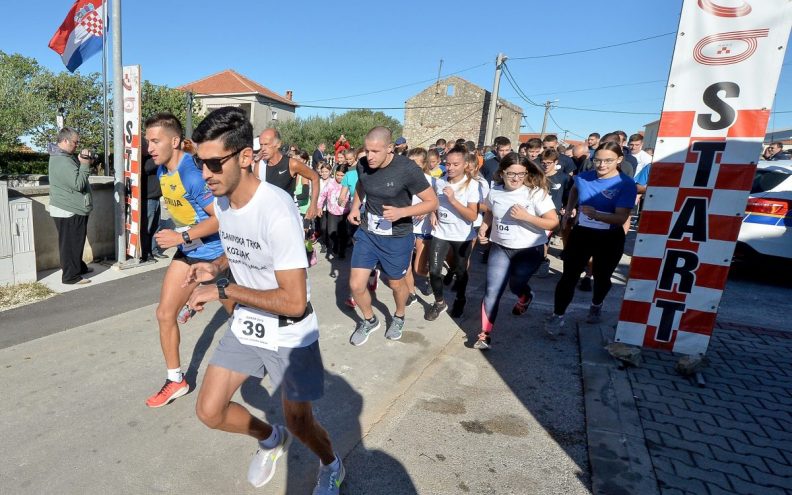 [FOTO] SPORTSKA MANIFESTACIJA Od Bokanjca do Ploče trčalo je 150 atletičara i rekreativaca