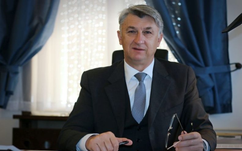 Starima sufinanciranje domova, mladima veće porodiljne naknade