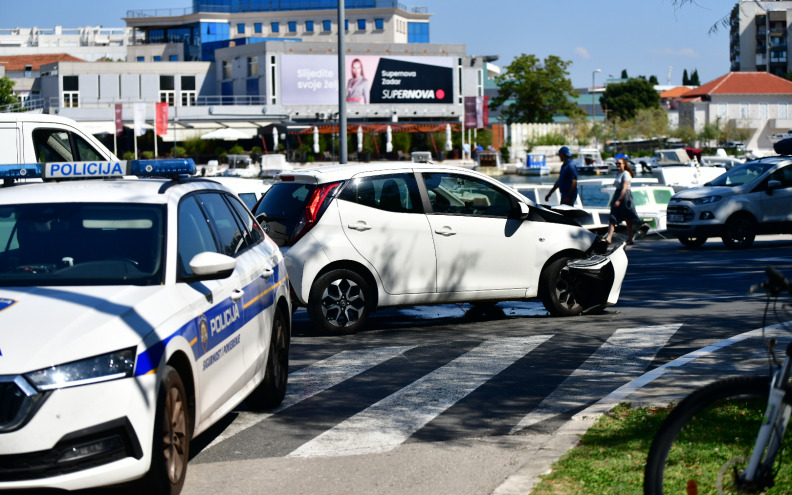 Frontalni sudar na Poluotoku, srećom nema ozlijeđenih