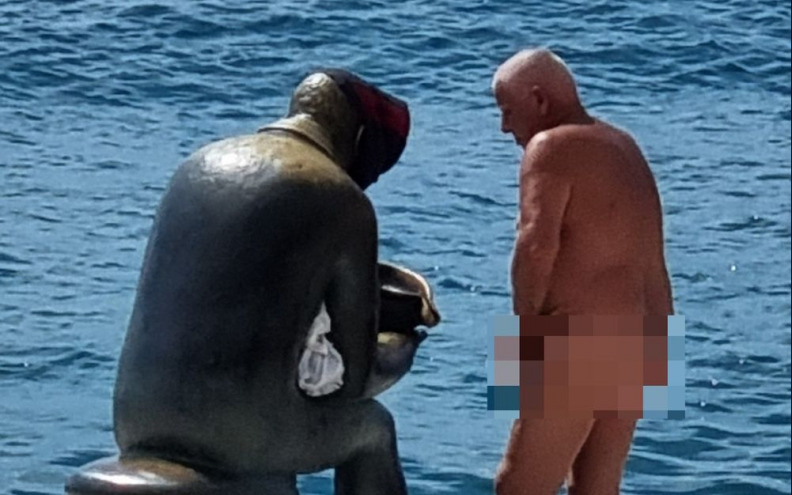 Muškarac se na rivi kupao i sunčao potpuno gol!
