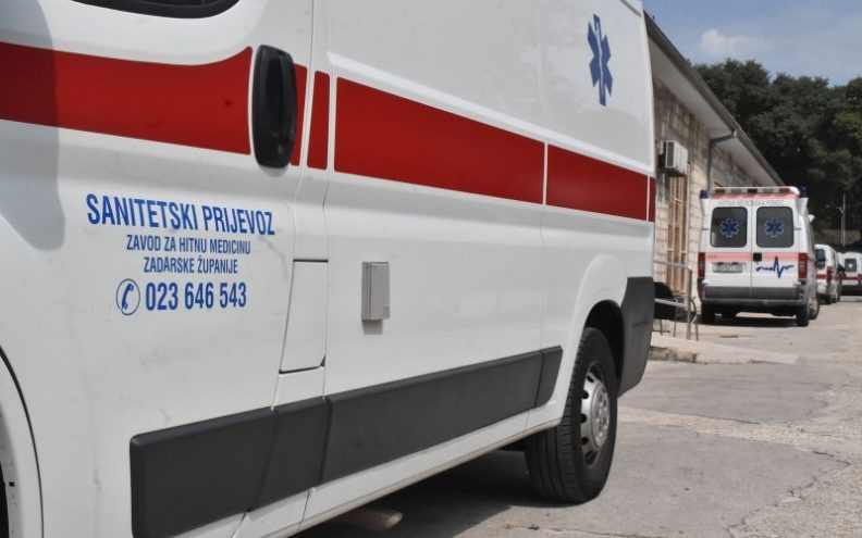 Hitna  pomoć  odlično je  opremljena  i  ustrojena,  ali je  situacija  u sanitetu  jako loša