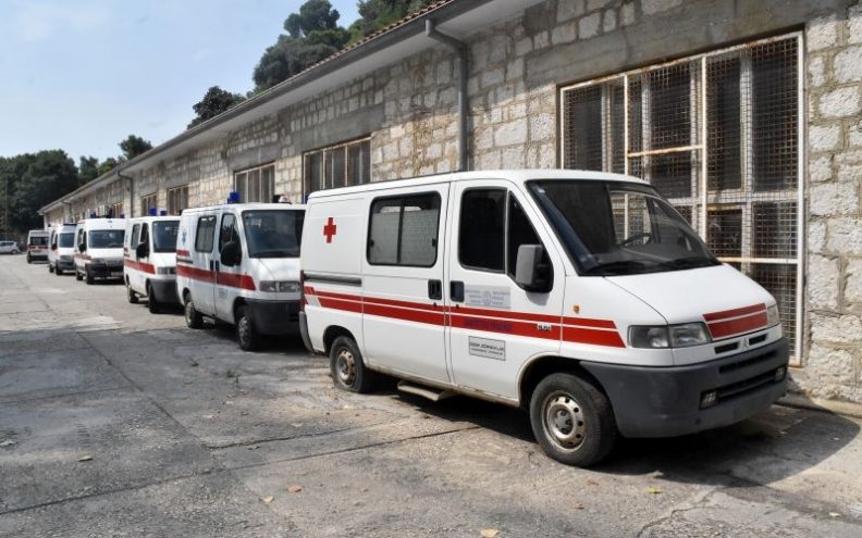 Više desetaka  onkoloških  bolesnika  ostalo bez  sanitetskog  prijevoza u  KBC Split