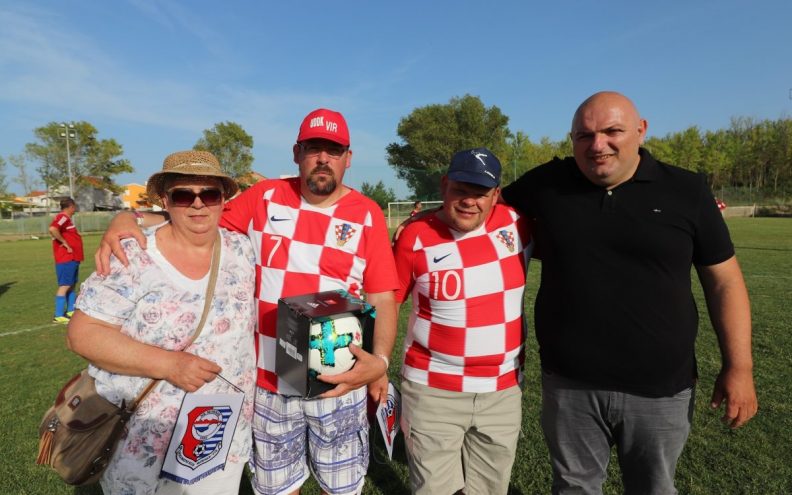 “Kad nam je  ponuđeno  ljetovanje na  Viru, zaplakala  sam od sreće”