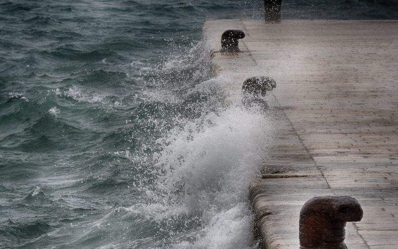 Na Jadranu kiša uz jaku i olujnu buru
