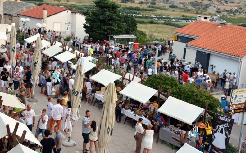 FOTOGALERIJA: Paški sir je danas hrvatski brend, manifestacija mora prerasti u nacionalnu feštu
