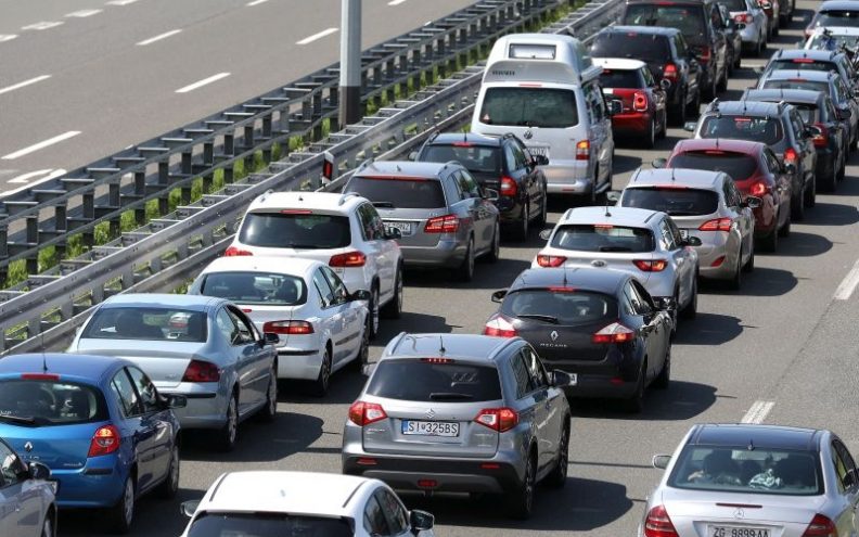 Nakon požara na vozilu na autocesti A1, kolona u smjeru Zagreba 7 kilometara