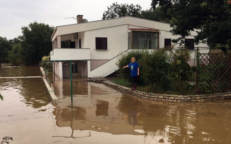 “Sve nam je uništeno i uspomene je odnijela voda”