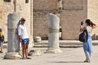 [ĐIR SUBOTOM] Mnoštvo ljudi uživalo u šetnji gradskim ulicama i trgovima