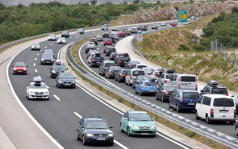 HAK: Stvaraju se gužve na A1 između čvora Zadar istok i Lučko