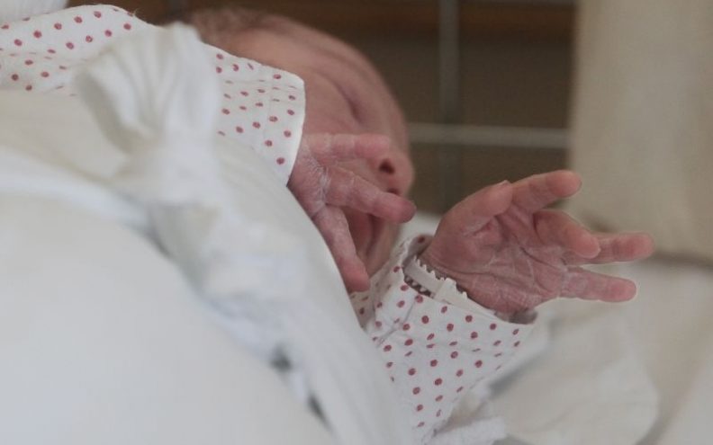 Prva beba dječak težak 3700 grama i dug 54 cm