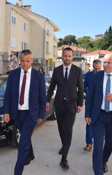 Ministri Branko Bačić i Šime Erlić obišli gradilišta u Benkovcu