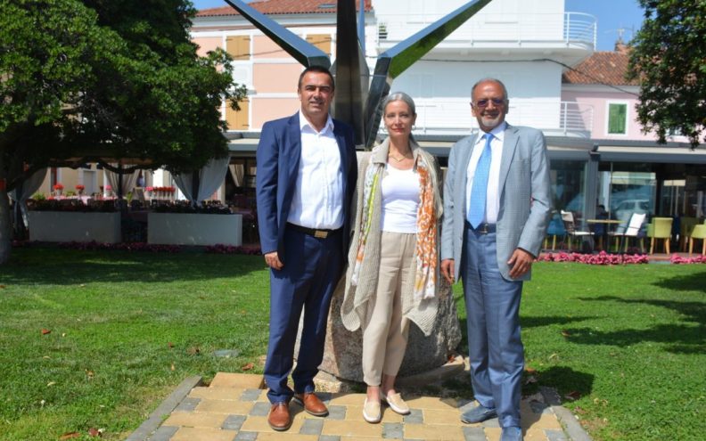 GLAZBENA POSLASTICA Vrhunski trio: Đani Stipaničev, Nera Gojanović i Gordana Pavić u Biogradu
