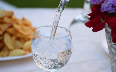 Mineralna voda: kako odabrati najbolju vodu za zdravlje bubrega?