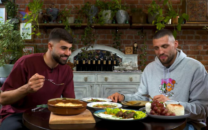 VIDEO Kovačić i Gvardiol u Manchesteru isprobali hrvatsku hranu: 'Ovo je više bosansko jelo, ali...'