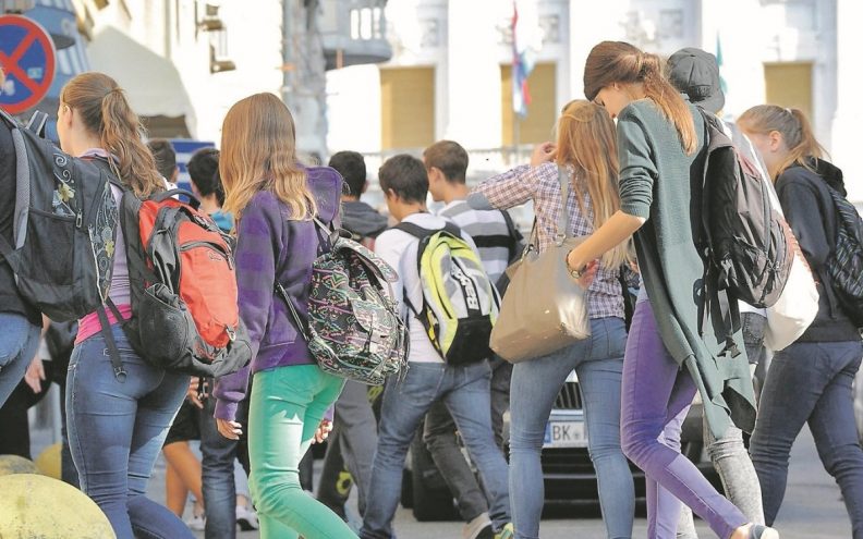 Ravnatelji podijeljenog mišljenja u vezi razdvajanja zimskih praznika: ‘Djeca taman krenu učiti, a onda opet dolaze praznici’
