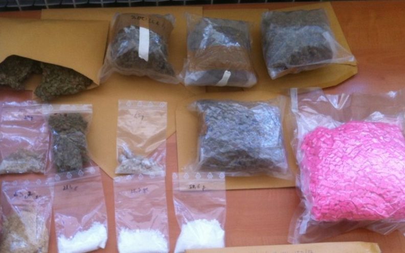 Skrivao, vagao i prepakiravao marihuanu, kokain, amfetamine i psilocibinske gljive