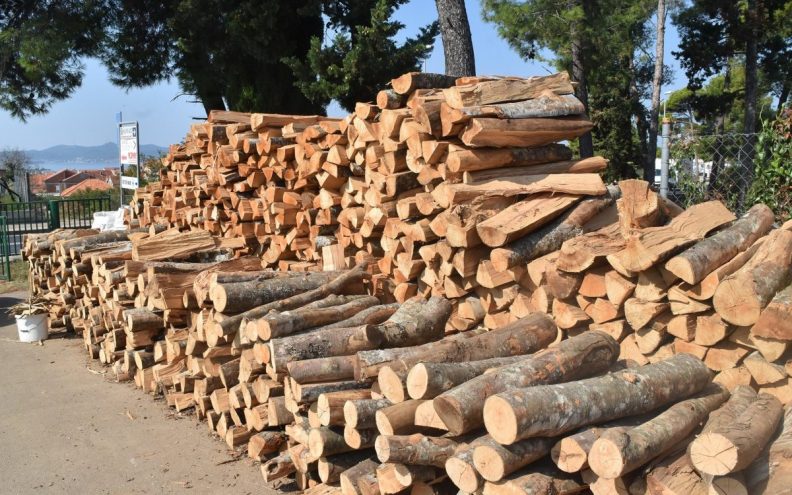 Grad Zadar prodaje – drva