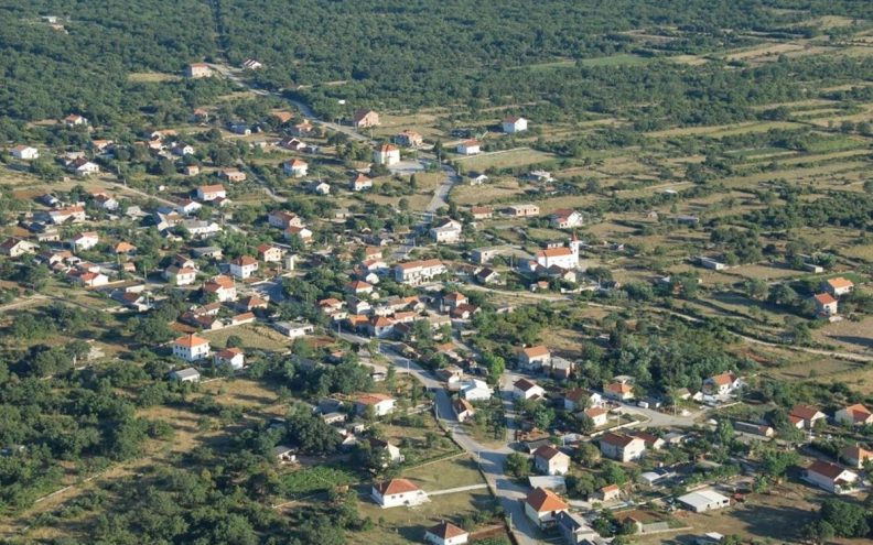 U Poljicima provalio u objekt sportske udruge, ukrao novac i alkoholna pića!