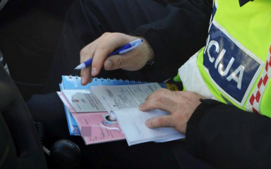 Zadarski policajci za vikend utvrdili 142 prometna prekršaja