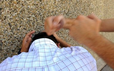 Udarao brata i prijetio mu da živ neće dočekati jutro, sud ga kaznio s – 500 eura