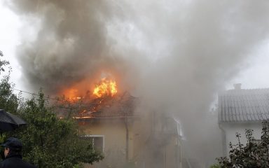 U požaru obiteljske kuće smrtno stradale dvije starije muške osobe