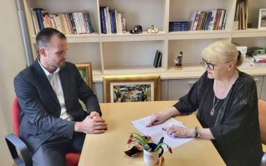 Ministar Erlić posjetio bivšu rektoricu Vican na novom radnom mjestu
