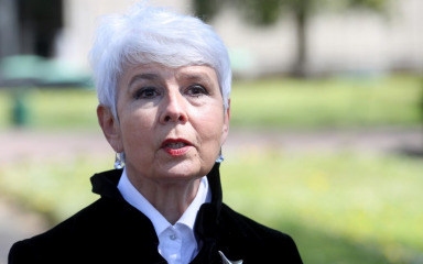 Bivša premijerka Jadranka Kosor završila u bolnici: ‘Jasno da boli’