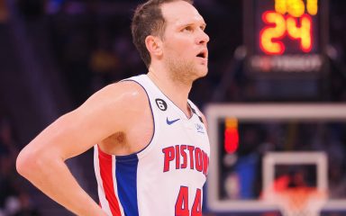 Pistonsi objavili da će u novu sezonu krenuti bez Bojana Bogdanovića, hrvatski košarkaš ima problema s ozljedom