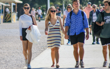 Zadarske ulice preplavile suknje i haljine