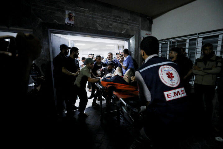 Stotine ubijenih u izraelskom napadu na bolnicu, pogođena i škola