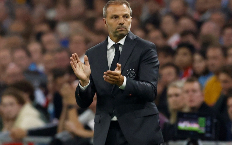 Ajax otpustio trenera