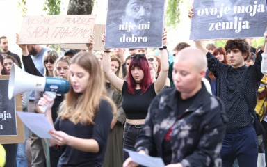 Prosvjed ispred ADU: “Ozren Prohić je trenutno prijetnja za sigurnost svih studenata”