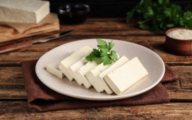 Ljubitelje feta sira oduševit će činjenica da ova namirnica ima čak 7 prednosti za zdravlje