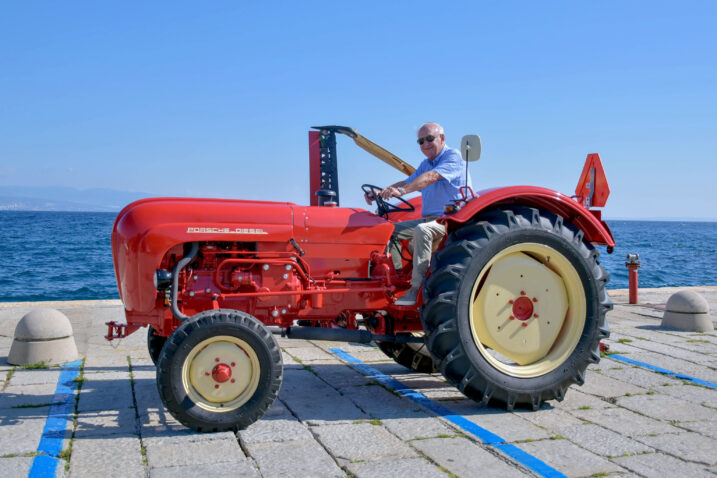 Za volanom posljednjeg Porscheovog traktora umirovljenik iz Rukavca