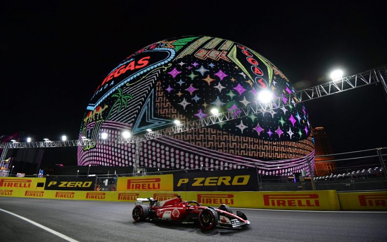 Charles Leclerc starta s prve pozicije u Veliku nagradu Las Vegasa, Calos Sainz kažnjen s deset mjesta
