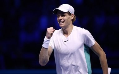 Talijan Jannik Sinner svladao Rusa Danila Medvedeva i prvi put u svojoj karijeri izborio ATP Finale