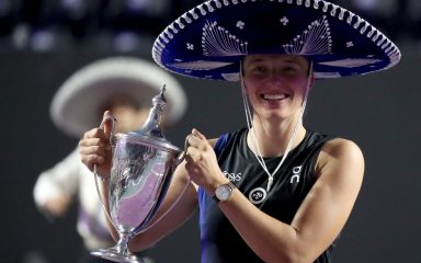 Poljakinja Iga Swiatek za manje od sata igre osvojila WTA finale u Cancunu, Jessici Peguli ostavila je tek jedan set