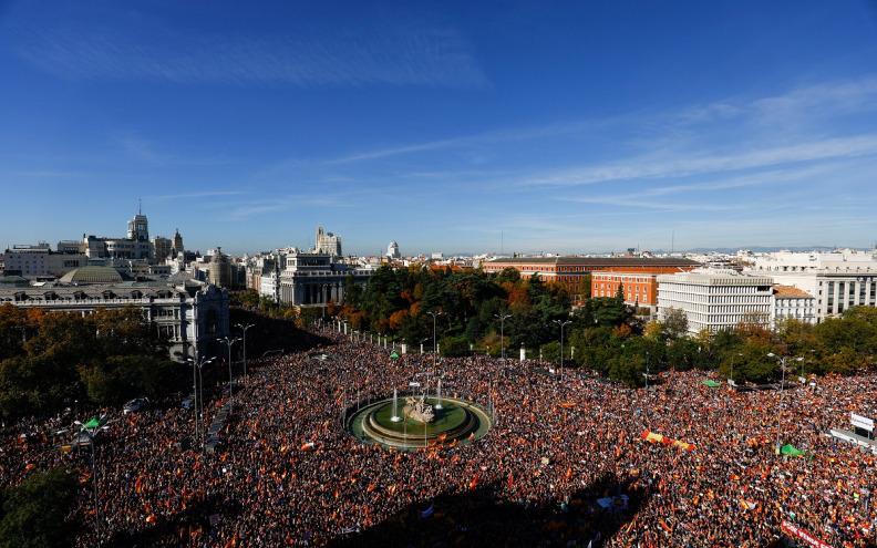 U Madridu stotine tisuća prosvjednika protiv premijera Sancheza