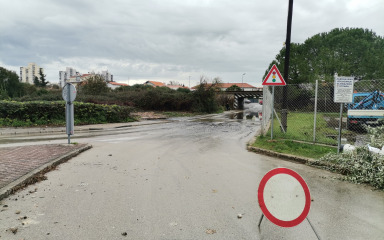 [FOTO] Pogledajte posljedice nevremena koje je jutros zahvatilo Zadar
