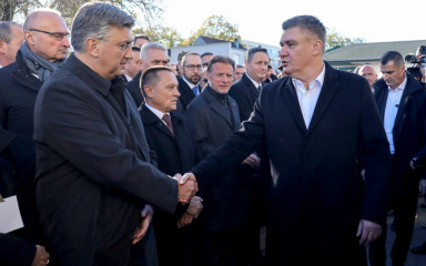 Tisuće ljudi u Vukovaru: “Svi hrvatski branitelji zaslužuju poštovanje”