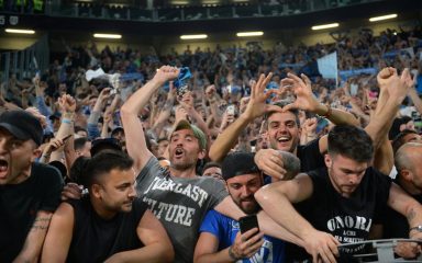 Desetak njemačkih navijača uhićeno u Napulju uoči utakmice Lige prvaka. Napravili su ozbiljne nerede