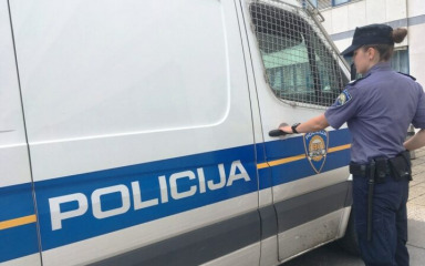 Dvojac koji je napao srpske novinare zaradio kaznenu prijavu