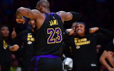 VIDEO LeBron James odveo Lakerse u Las Vegas, Giannis Antetokounmpo izbacio Knickse
