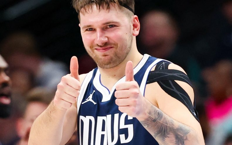 VIDEO Luka Dončić iznenadio suigrače za Božić, darivao ih je Mercedesima