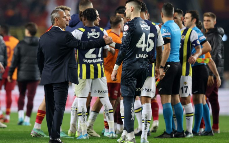 VIDEO Fenerbahče i Galatasaray remizirali u derbiju, Livaković s(p)retno sačuvao mrežu