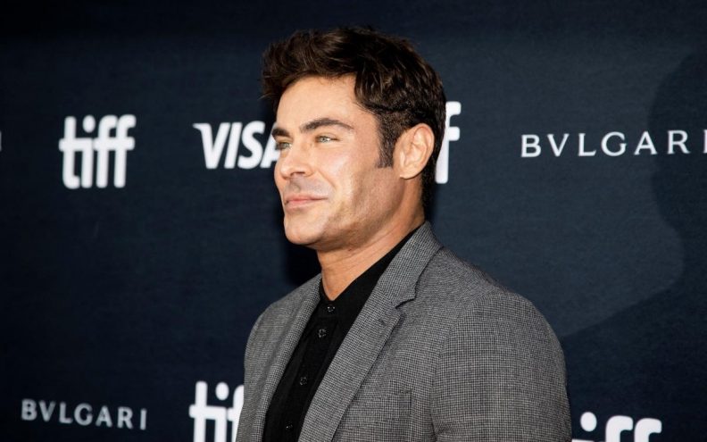 Zac Efron dobio zvijezdu na Stazi slavnih i pritom odao počast Matthewu Perryju