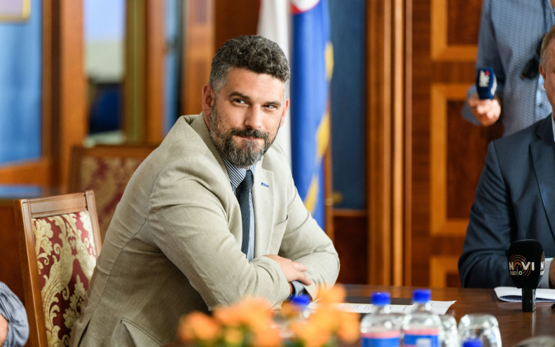 Ćurković odgovorio Vučetiću: 'Umišljeni predsjednik, krenuo je u obranu svojih nepostojećih predsjedničkih ovlasti'